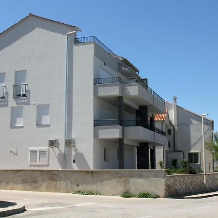 Apartmani Sara 2 Бетина Экстерьер фото