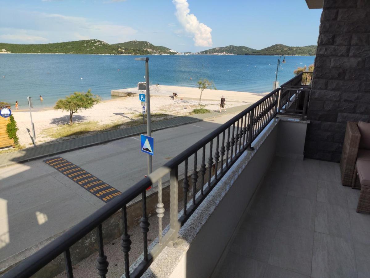 Apartmani Sara 2 Бетина Экстерьер фото